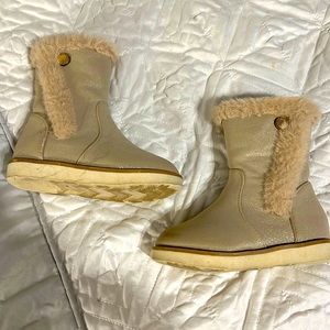 Tahari boots